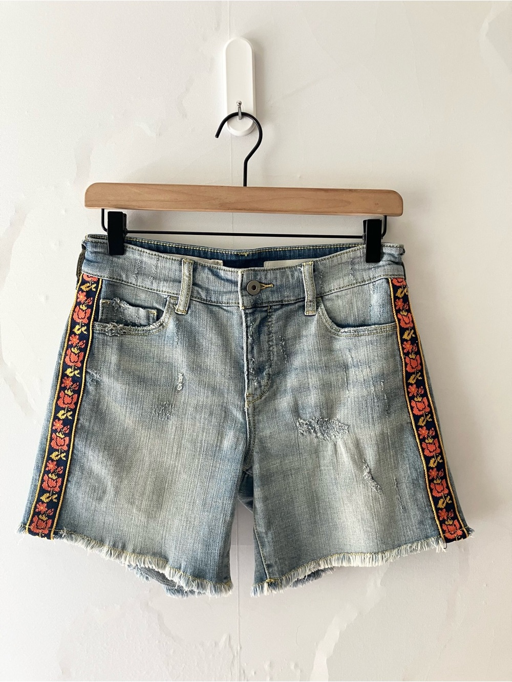 ANTHROPOLOGIE Pilcro Mid-Rise Slim Boyfriend Denim Shorts